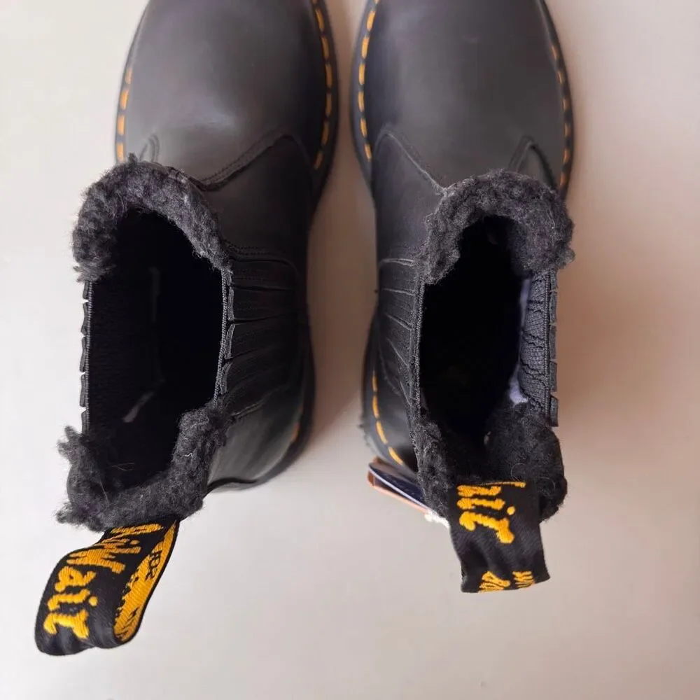 Dr. Martens 2976 Wintergrip Chelsea Boots Womens 8 Fur Lined Black Leather Pull